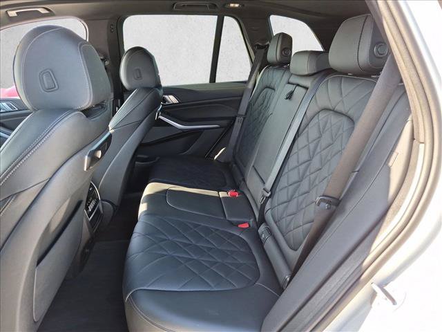 Used 2025 BMW X5 sDrive40i w/ M Sport Package RWD image 21
