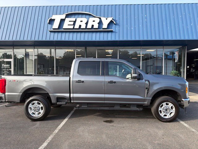 Used 2025 Ford F250 XLT AWD/4WD image 1