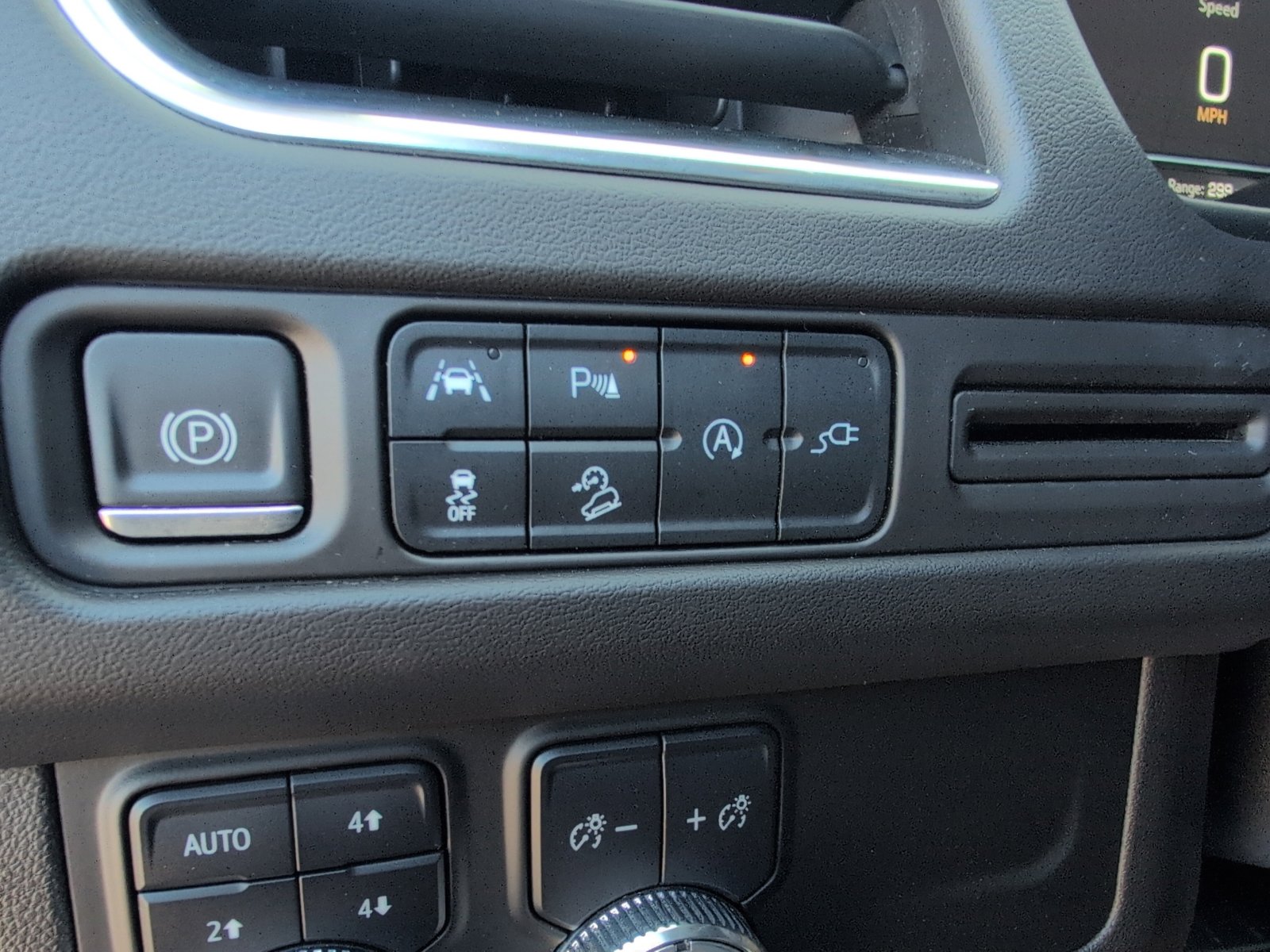 Used 2022 GMC Yukon AT4 image 23