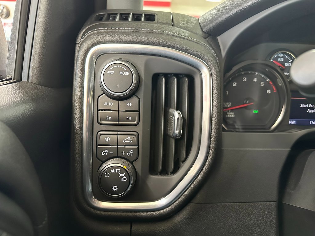Used 2021 Chevrolet Silverado 1500 RST image 18