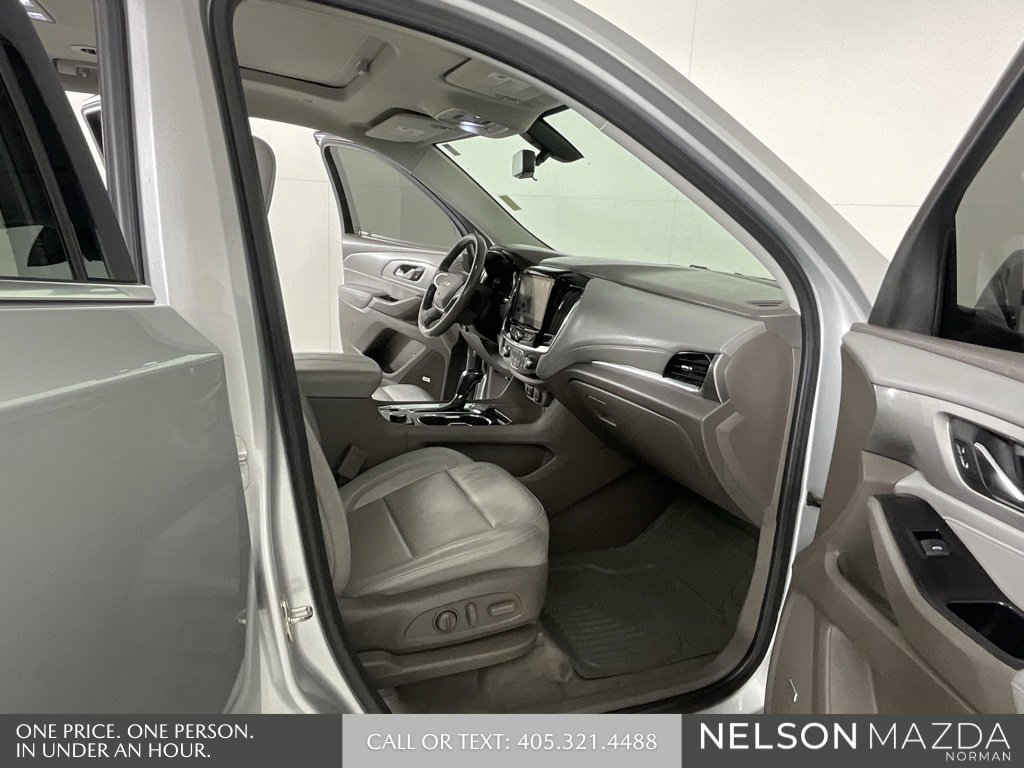 Used 2018 Chevrolet Traverse LT image 14