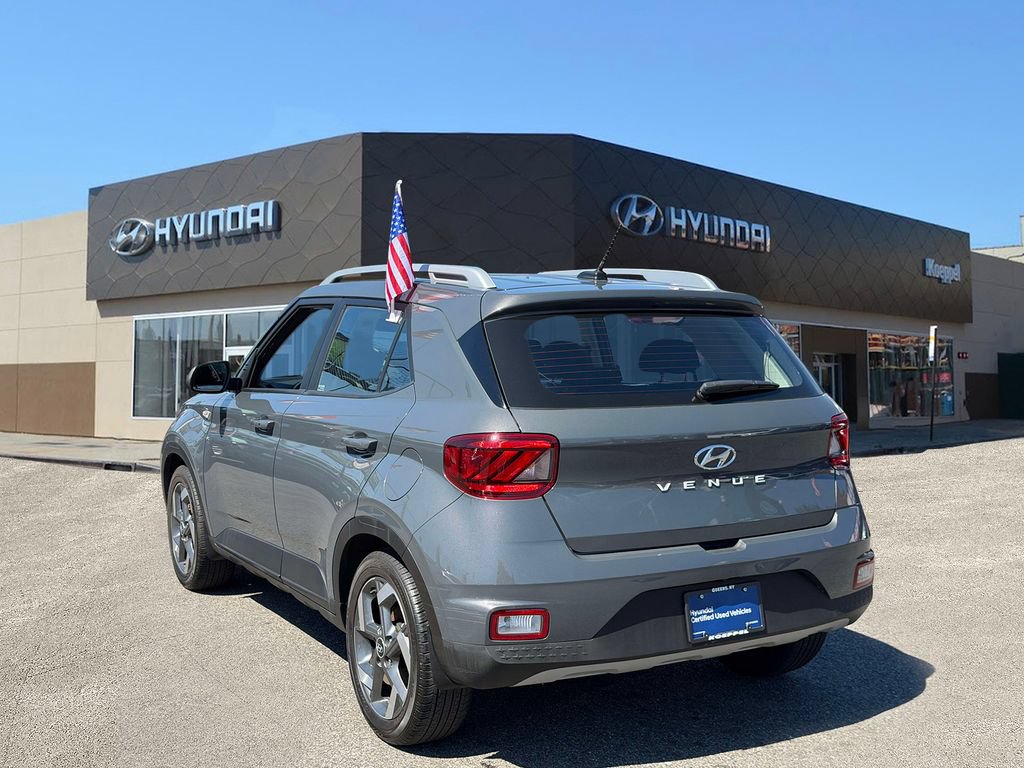 Certified 2024 Hyundai Venue SEL FWD image 6