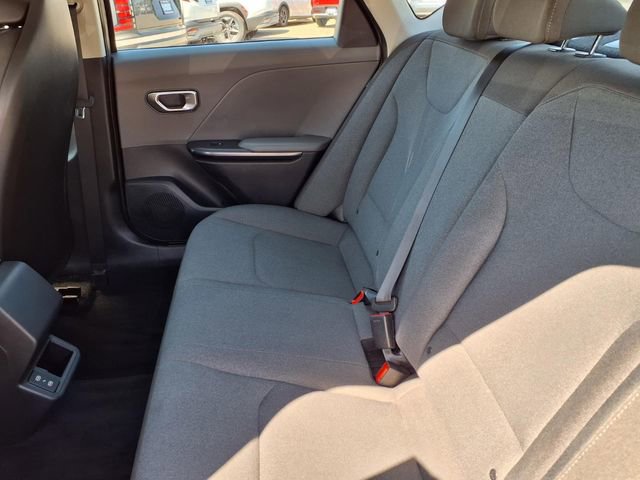 Used 2025 Kia K4 LXS image 10