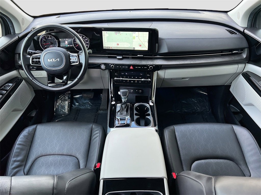 Used 2024 Kia Carnival EX image 23
