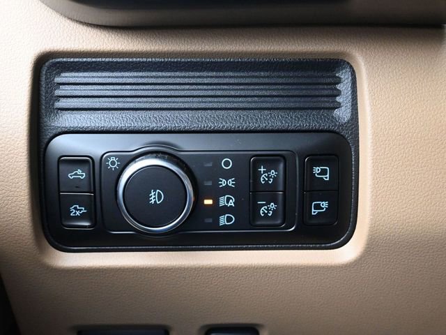 New 2026 Ford F250 Lariat w/ Black Appearance Package image 23