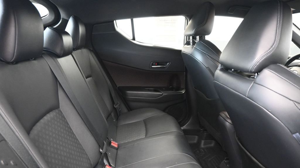 Used 2019 Toyota C-HR Limited FWD image 13