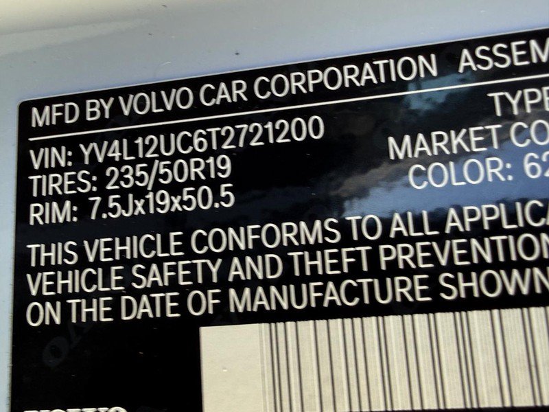 Used 2026 Volvo XC40 B5 Plus AWD/4WD image 24