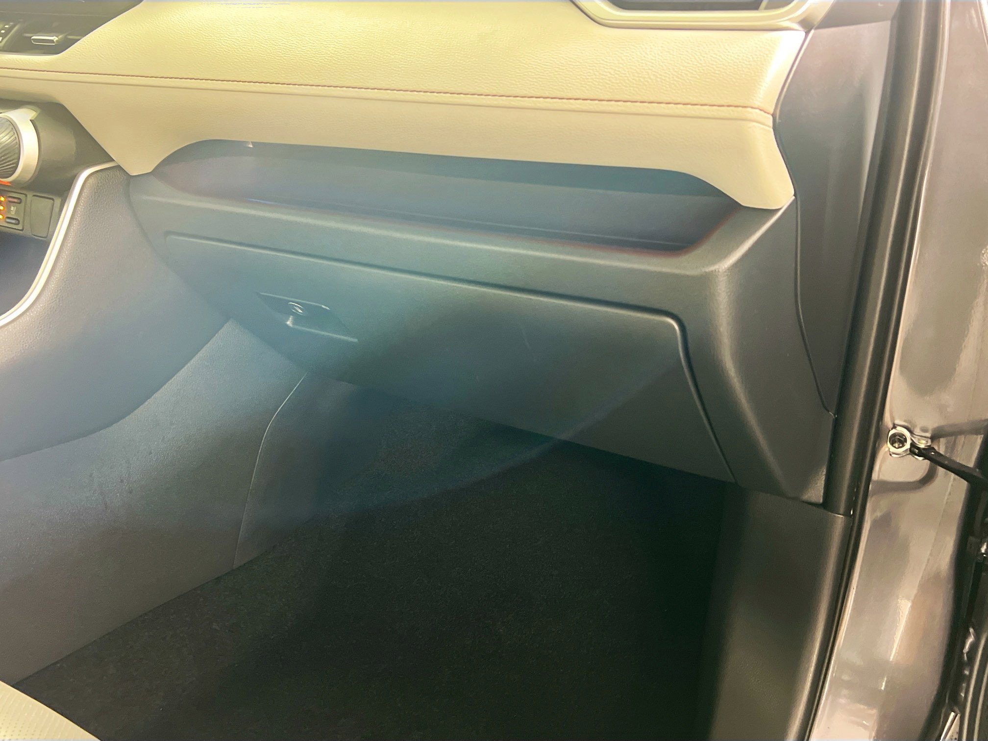 Used 2024 Toyota RAV4 Limited image 35