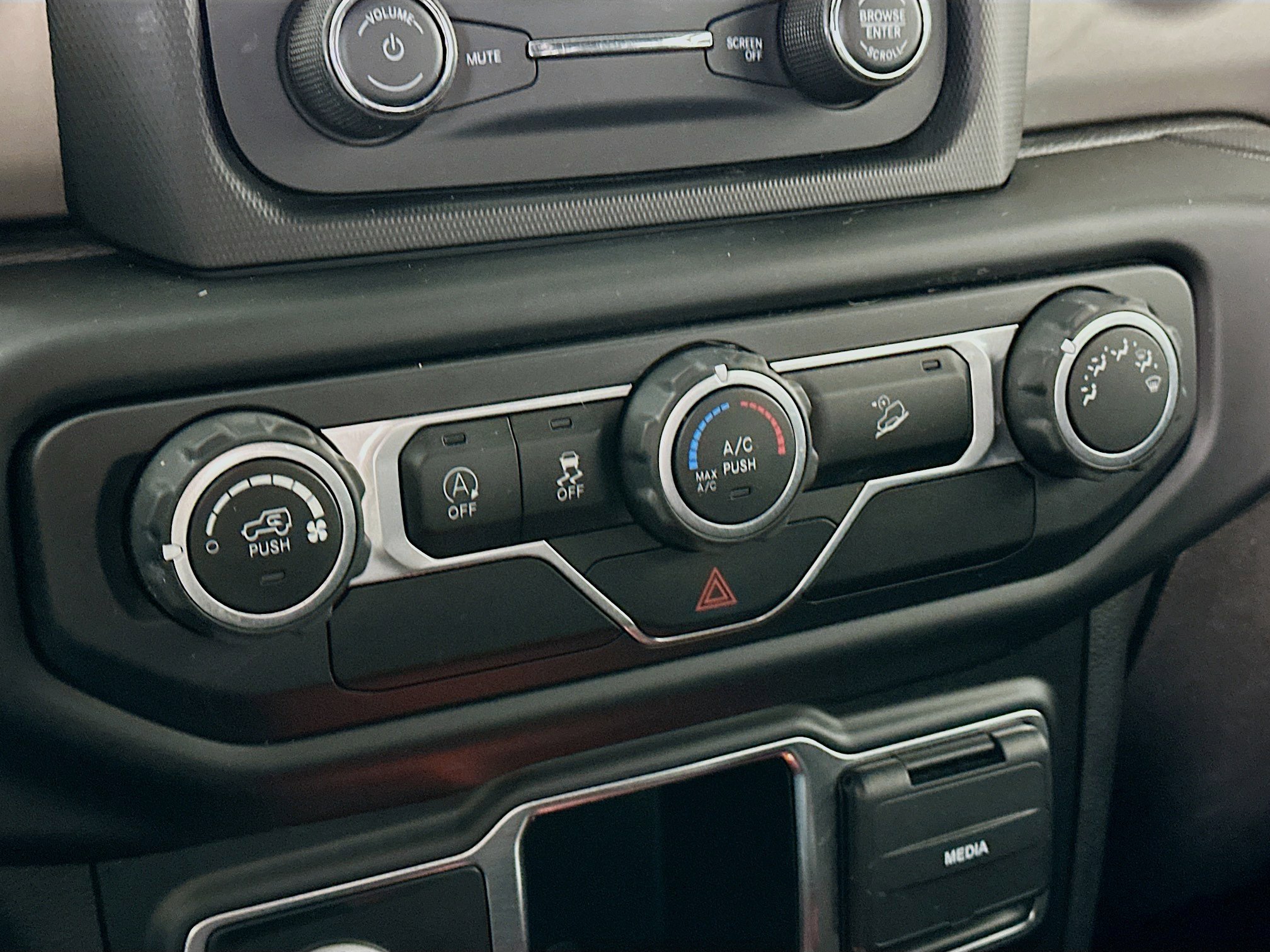 Used 2020 Jeep Wrangler Unlimited Sport image 22