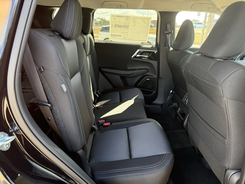 New 2026 Mitsubishi Outlander ES image 24