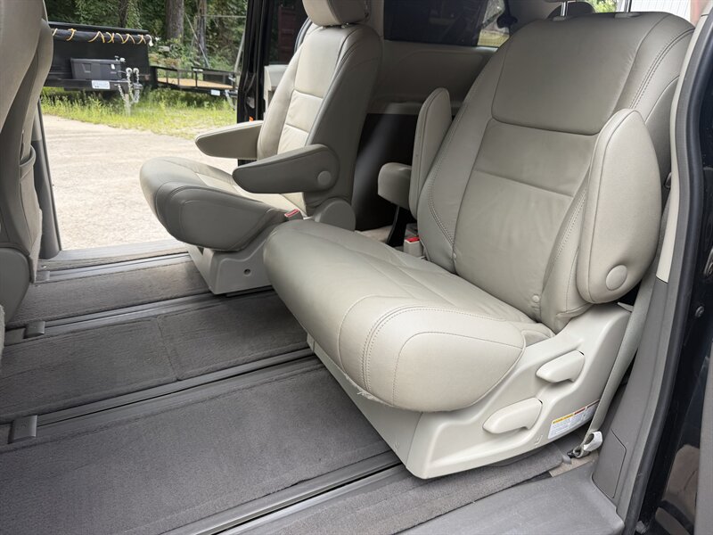 Used 2015 Toyota Sienna XLE w/ XLE Navigation Package AWD/4WD image 47