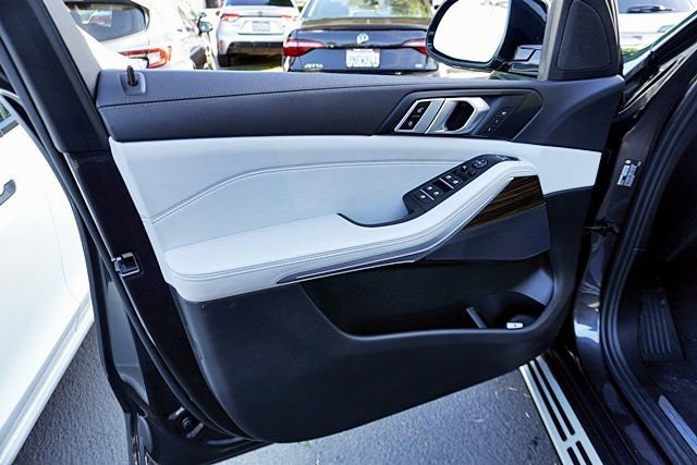 Used 2023 BMW X5 xDrive40i image 24