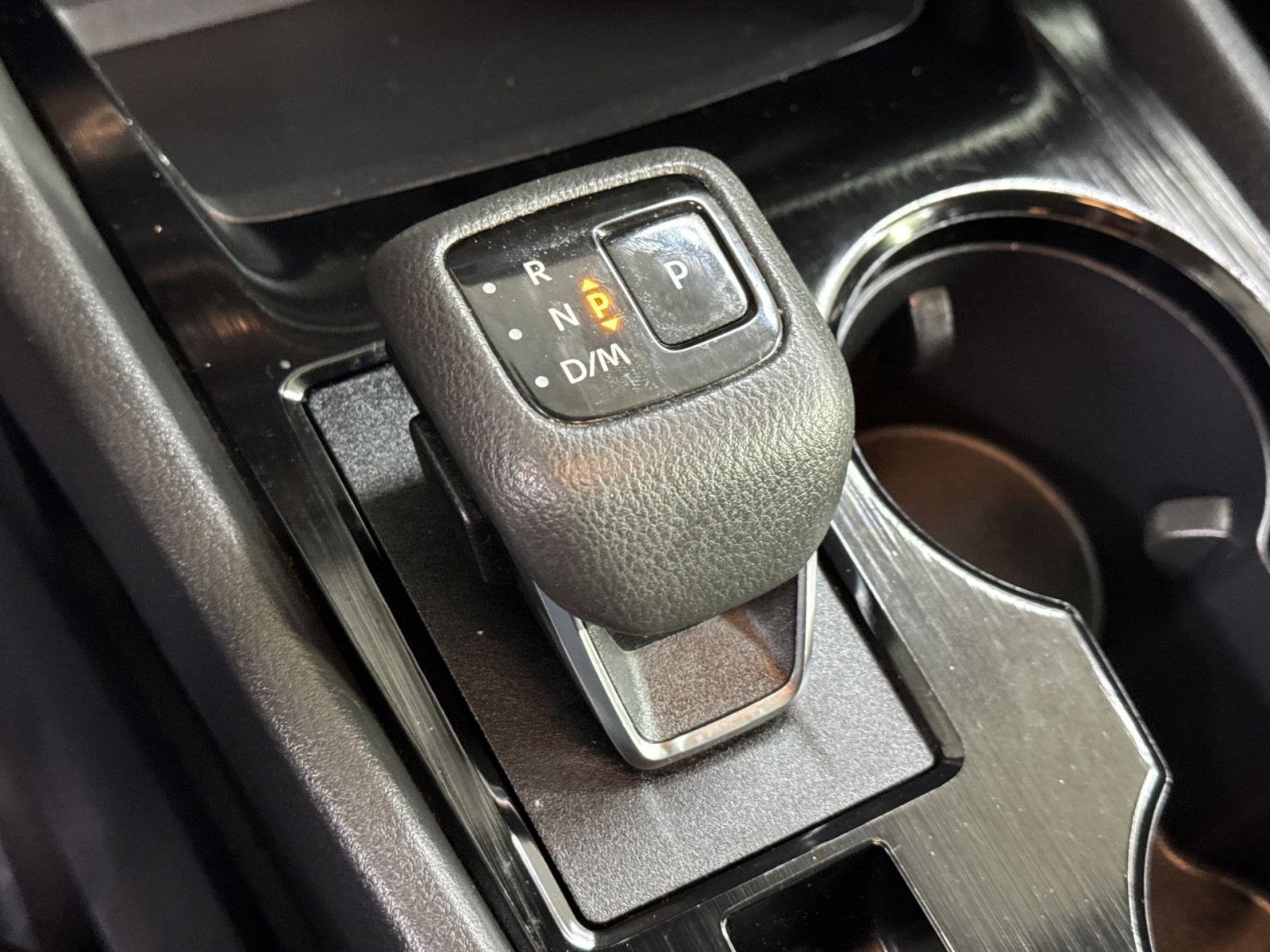 Used 2023 Nissan Rogue S image 26