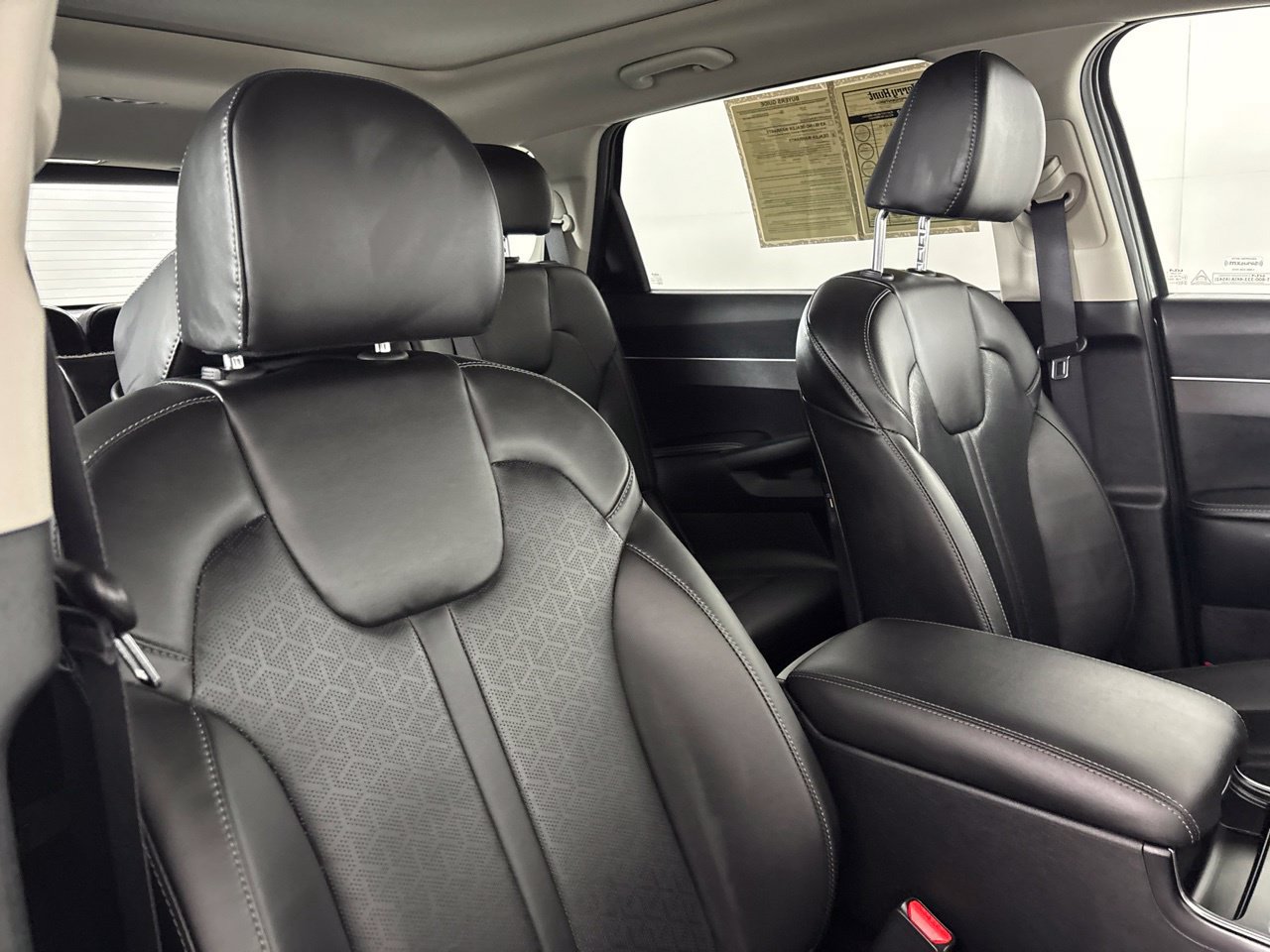 Used 2023 Kia Sorento S w/ Panoramic Sunroof Package AWD/4WD image 31