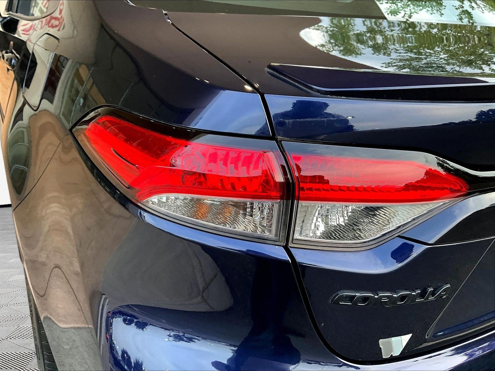 Used 2024 Toyota Corolla SE w/ SE Premium Package FWD image 23