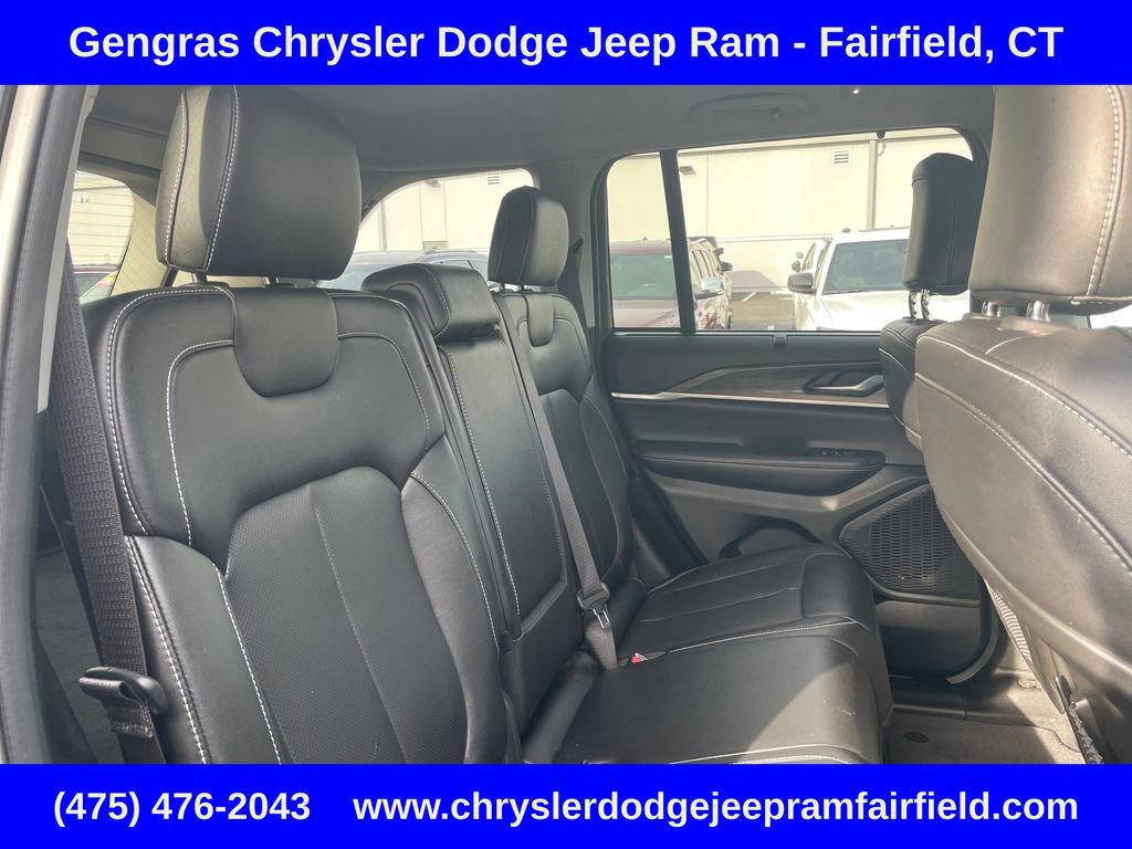 Used 2023 Jeep Grand Cherokee Limited w/ Luxury Tech Group II AWD/4WD image 24