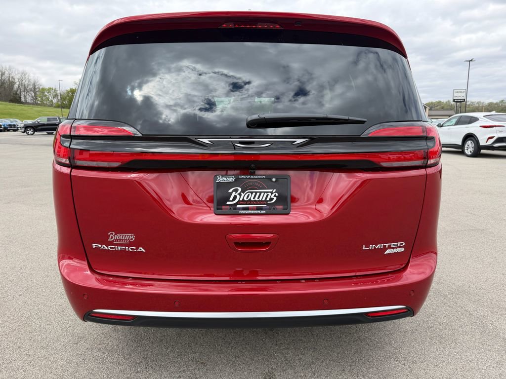 New 2027 Chrysler Pacifica Limited AWD/4WD image 6