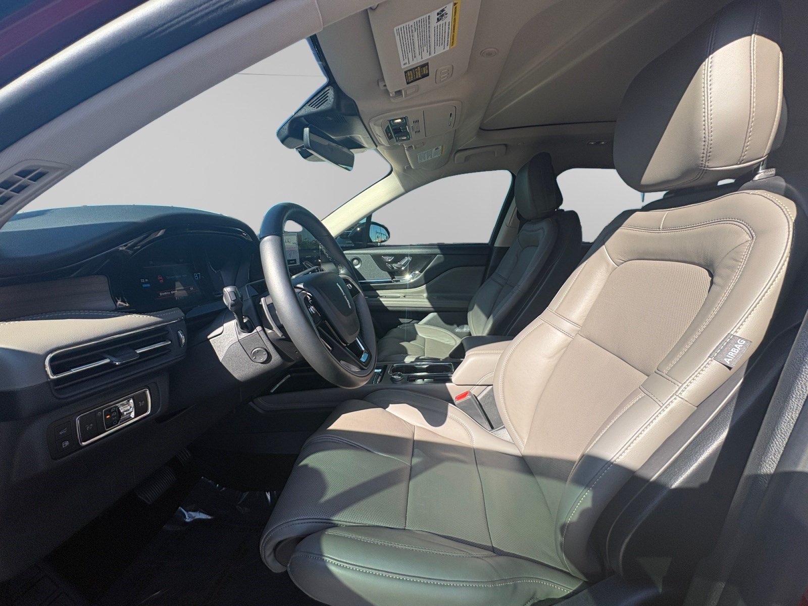Certified 2024 Lincoln Corsair Grand Touring w/ Equipment Group 302A AWD/4WD image 9