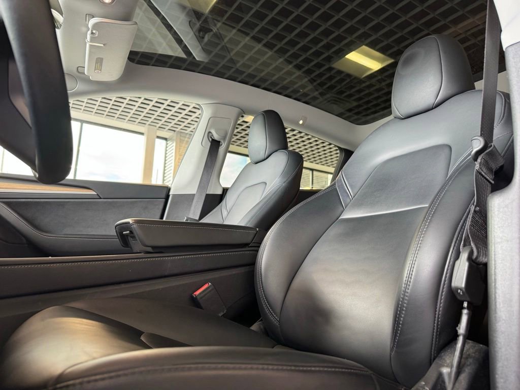 Used 2023 Tesla Model Y Long Range AWD/4WD image 4