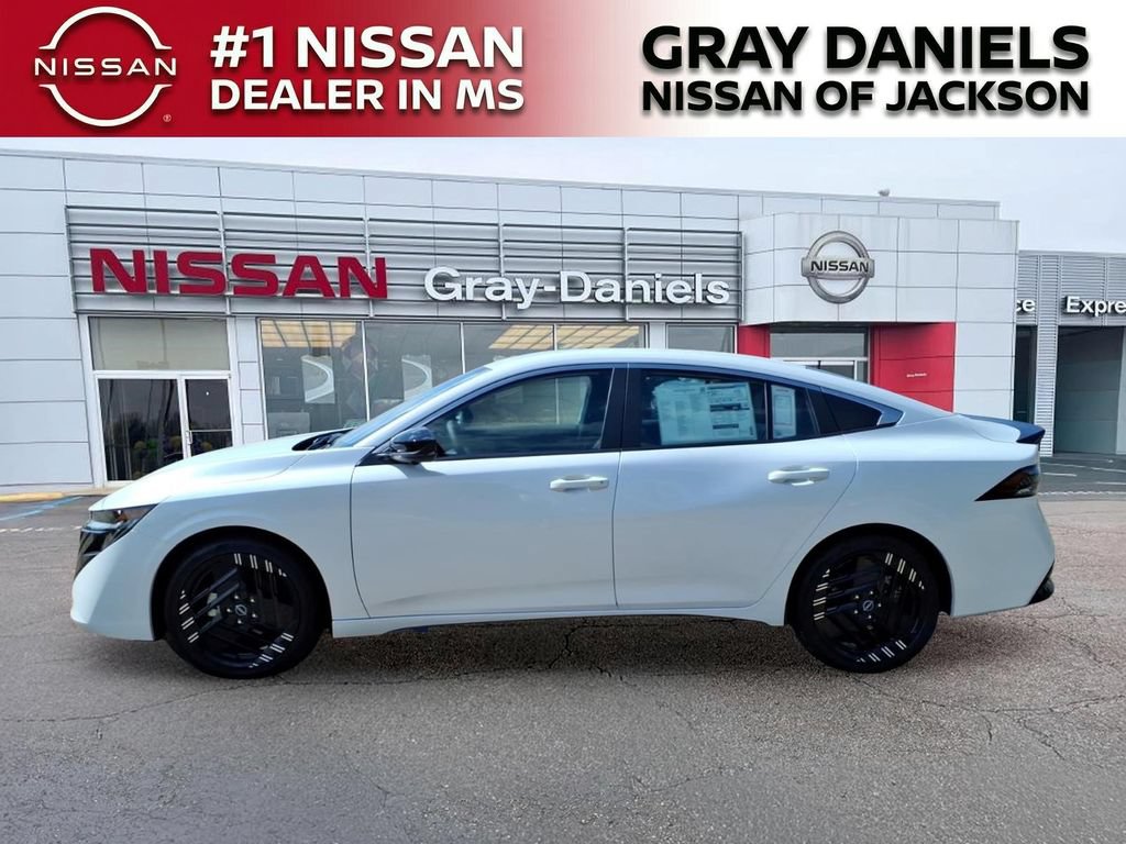 New 2026 Nissan Sentra SR w/ SR Premium Package FWD image 4