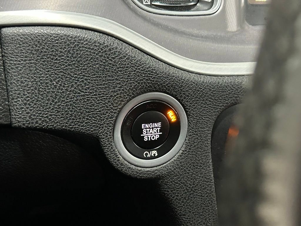 Used 2022 Dodge Charger SXT RWD image 36