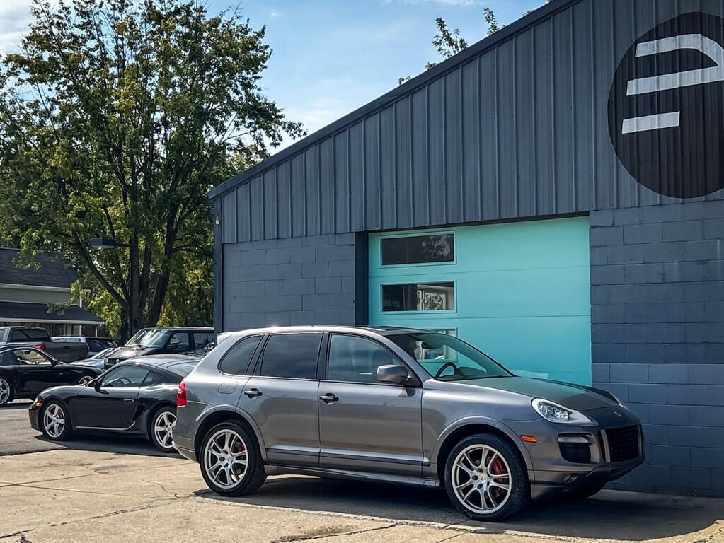 Used 2010 Porsche Cayenne GTS AWD/4WD image 9