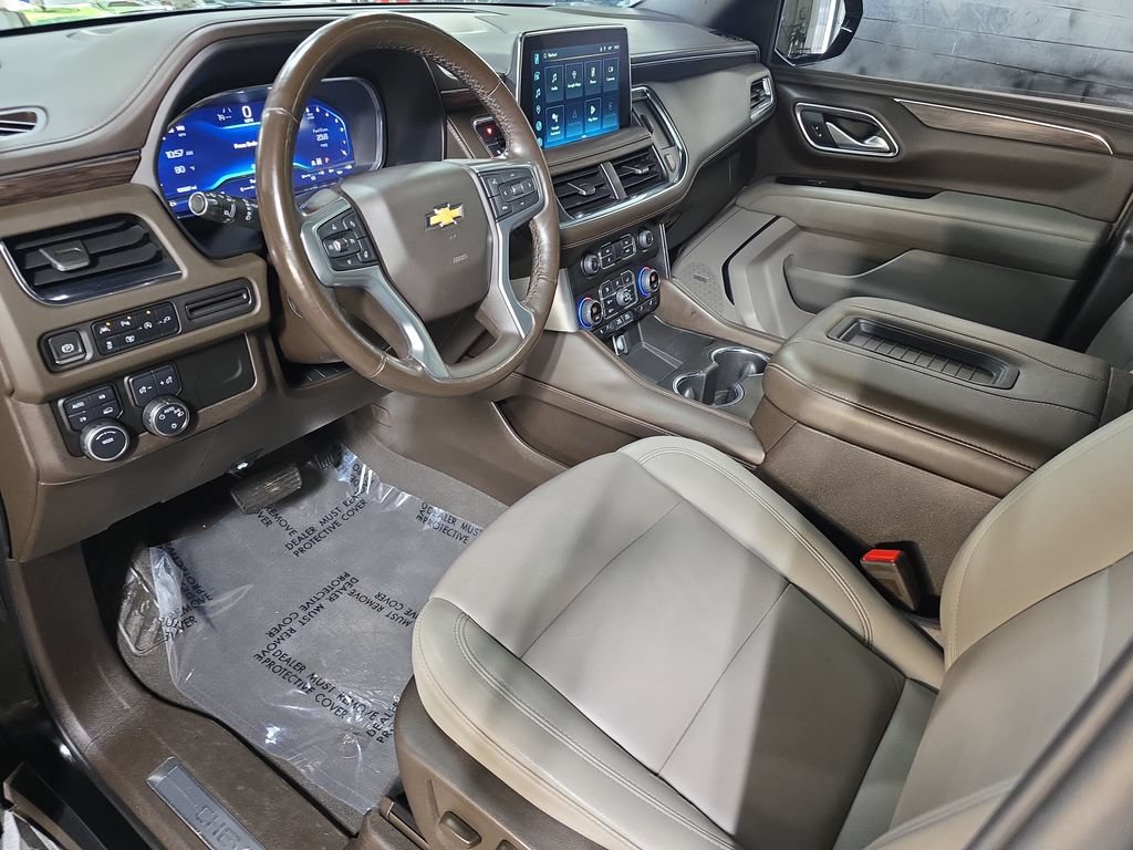 Used 2022 Chevrolet Suburban LT w/ Luxury Package AWD/4WD image 18