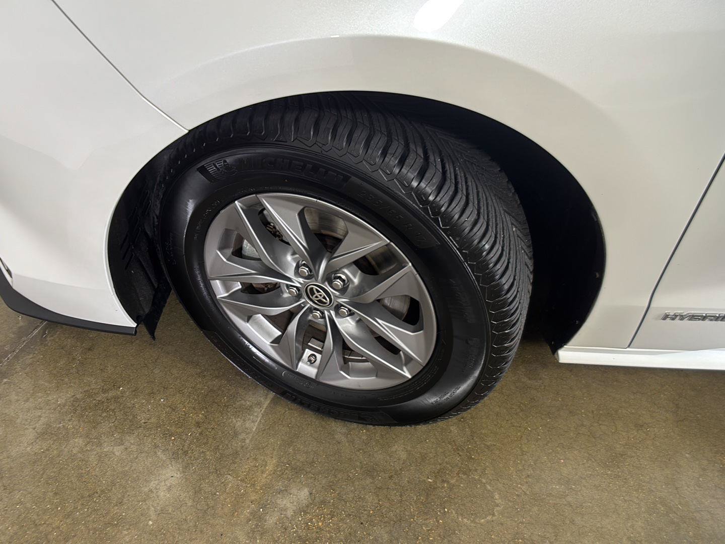 Used 2021 Toyota Sienna XLE FWD image 5