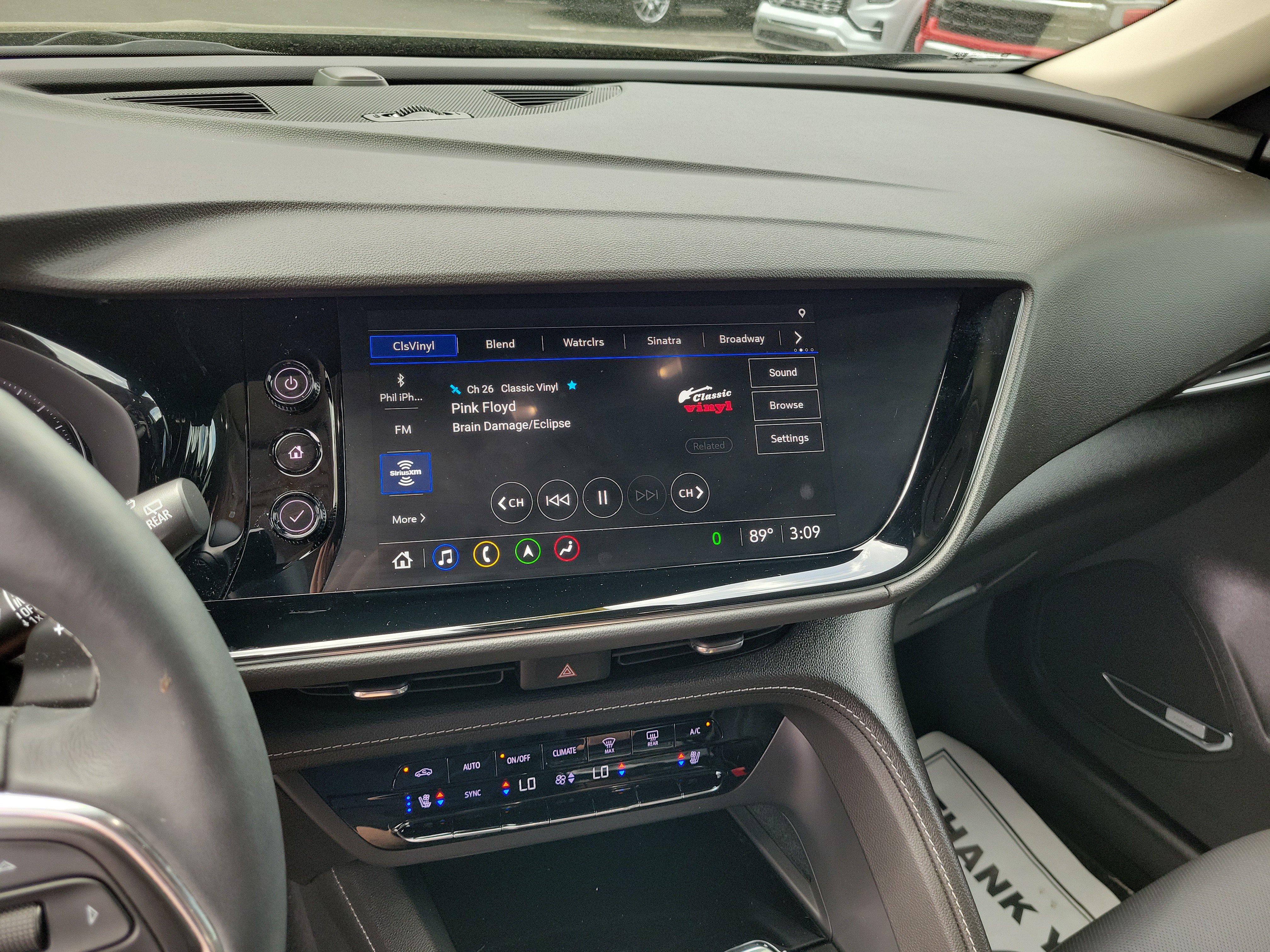 Used 2022 Buick Envision Avenir w/ Technology Package II FWD image 28