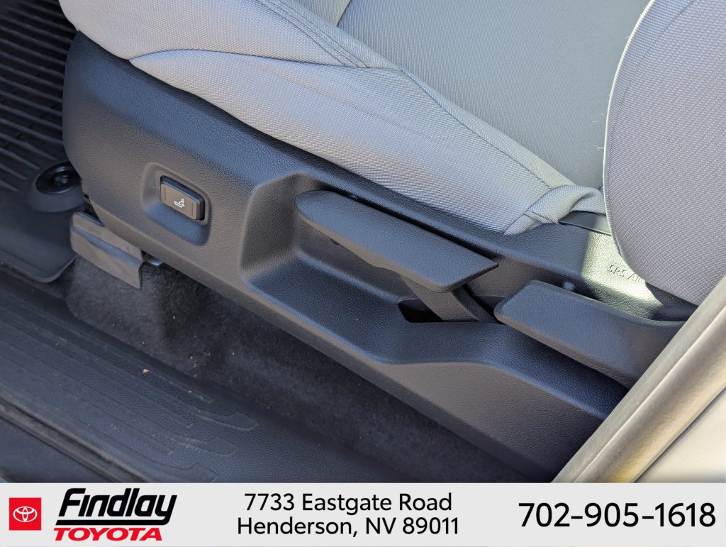 Certified 2025 Toyota Tacoma SR5 AWD/4WD image 17