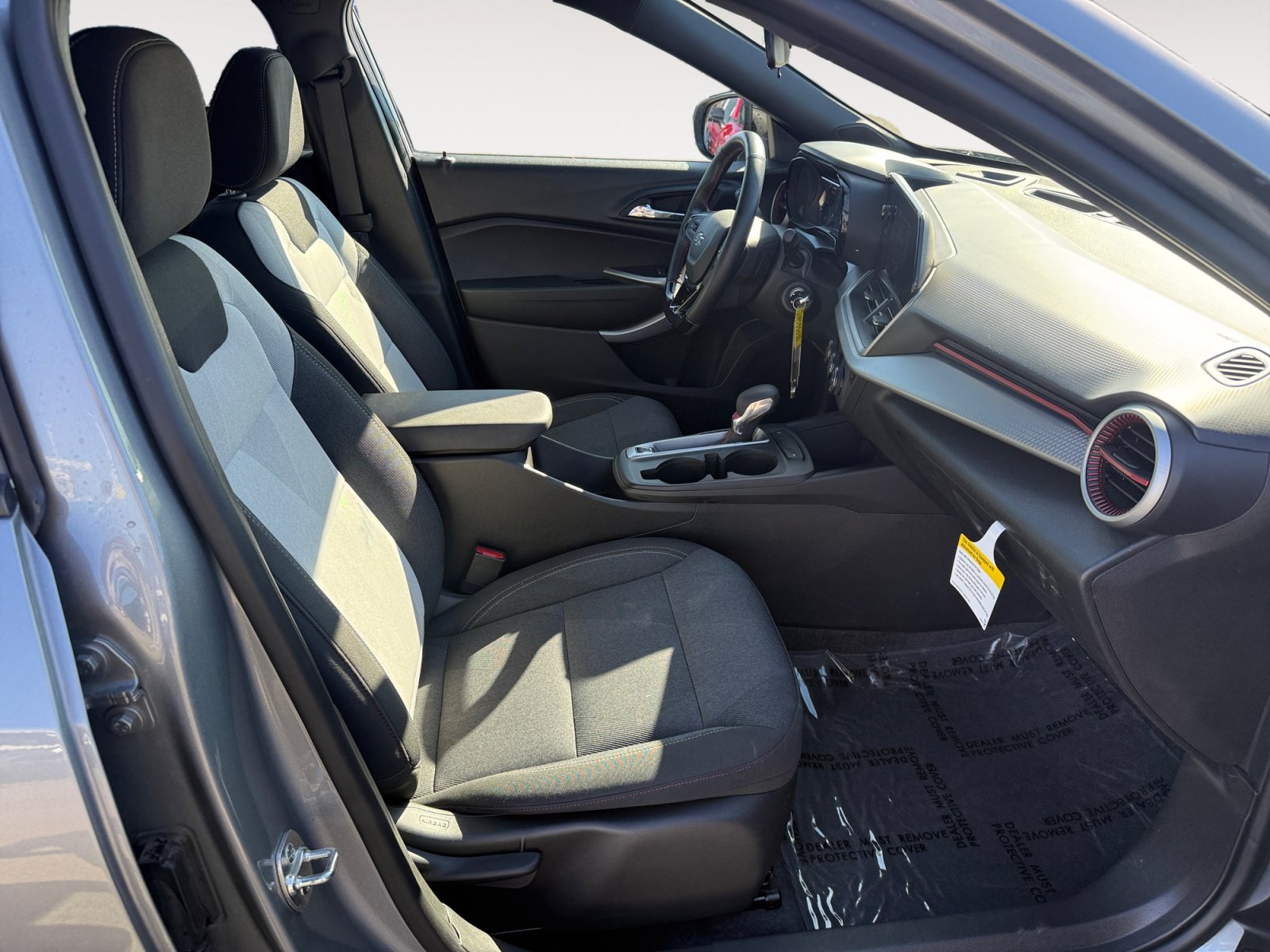 Used 2025 Chevrolet Trax RS w/ Driver Confidence Package FWD image 19