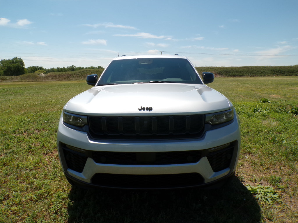 New 2026 Jeep Grand Cherokee L Limited AWD/4WD image 2