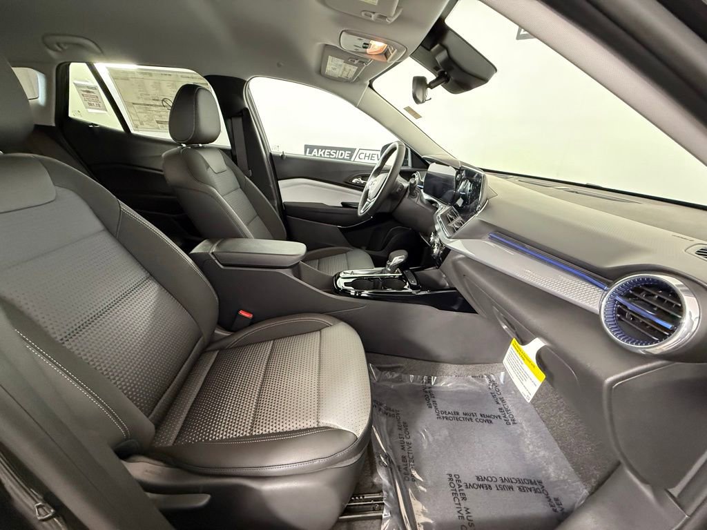 New 2026 Chevrolet Trax LT w/ Driver Confidence Package FWD image 16