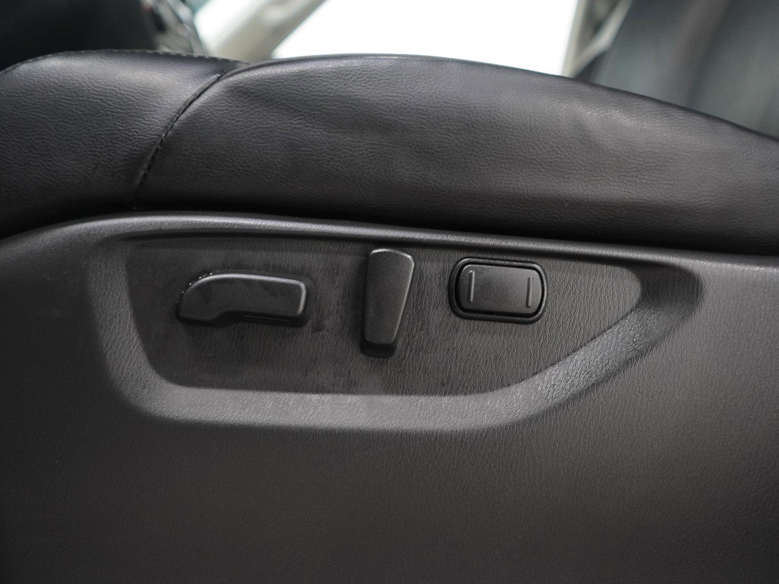 Used 2024 Nissan Armada SL image 28