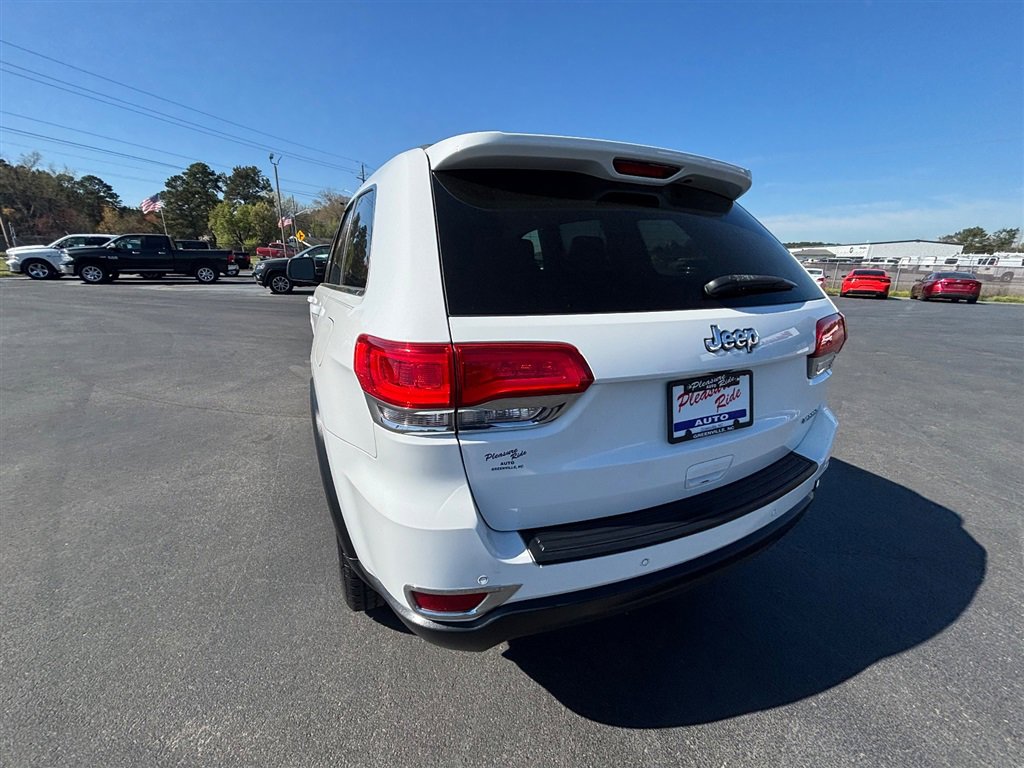 Used 2018 Jeep Grand Cherokee Laredo RWD image 4