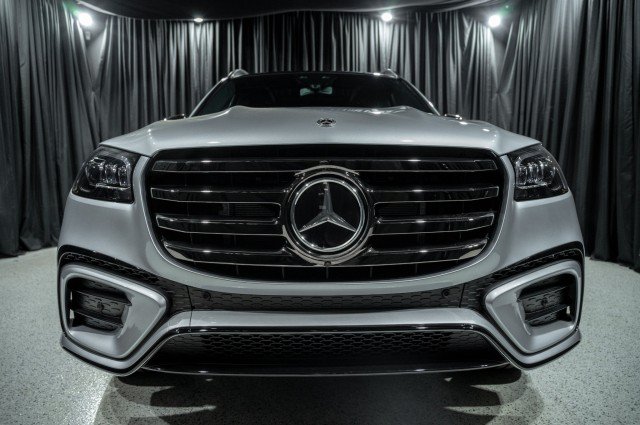 New 2026 Mercedes-Benz GLS 450 4MATIC image 2