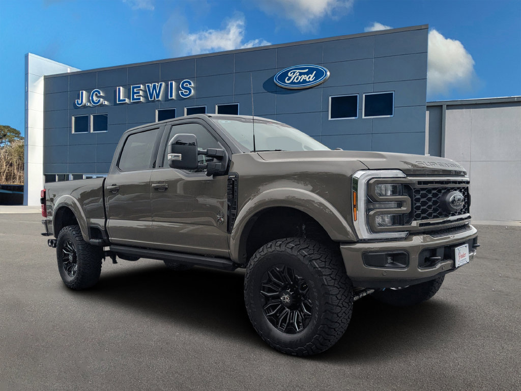 New 2026 Ford F250 Lariat w/ Black Appearance Package