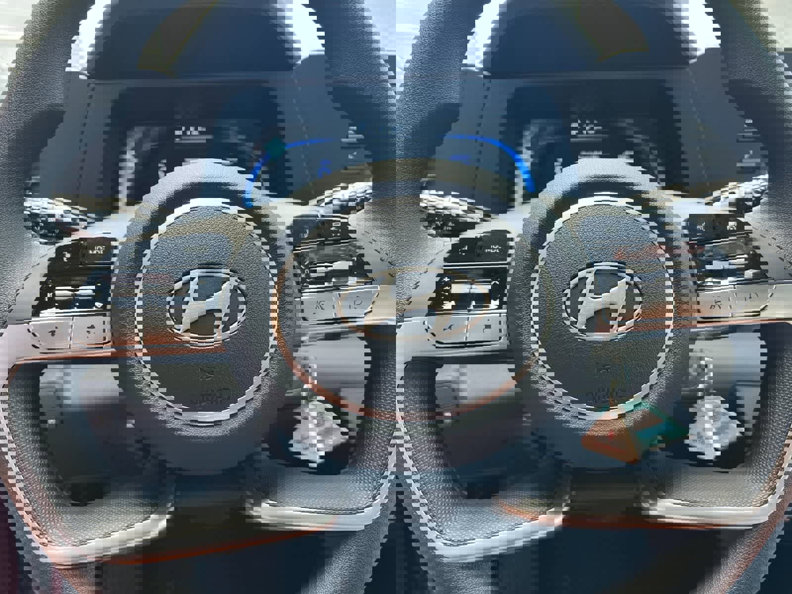 Certified 2025 Hyundai Elantra SE image 30