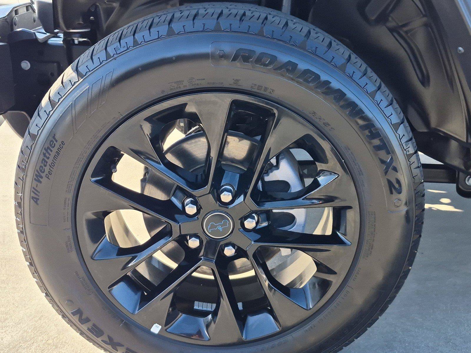 Certified 2025 Jeep Wrangler Unlimited Sahara AWD/4WD image 17