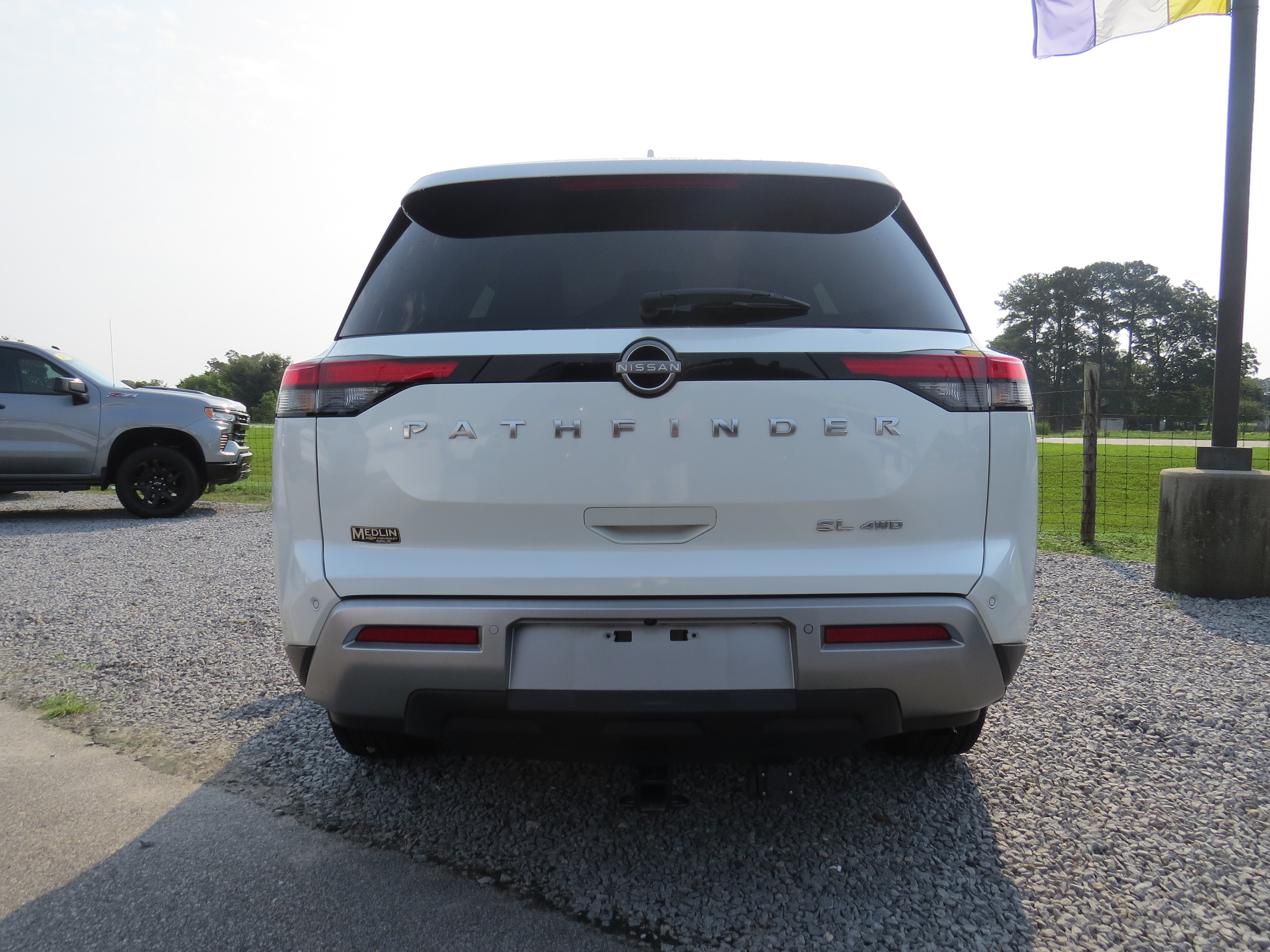 Used 2023 Nissan Pathfinder SL AWD/4WD image 8