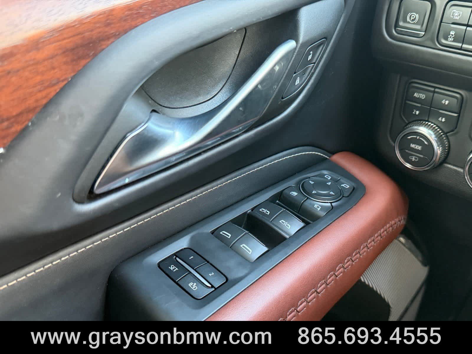 Used 2024 GMC Yukon XL Denali Ultimate AWD/4WD image 30