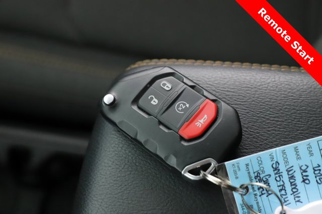 Used 2025 Jeep Wrangler Unlimited Sahara image 3