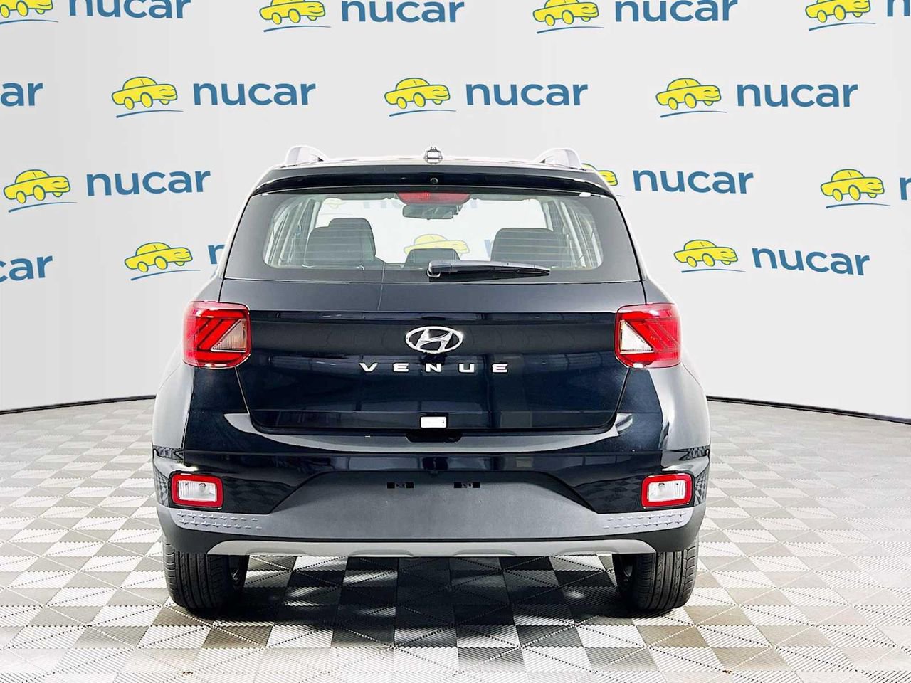 New 2025 Hyundai Venue SEL image 6