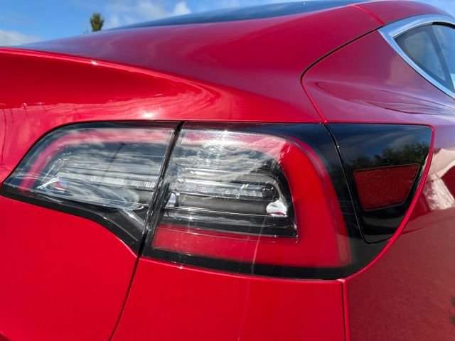 Used 2018 Tesla Model 3 Long Range RWD image 13