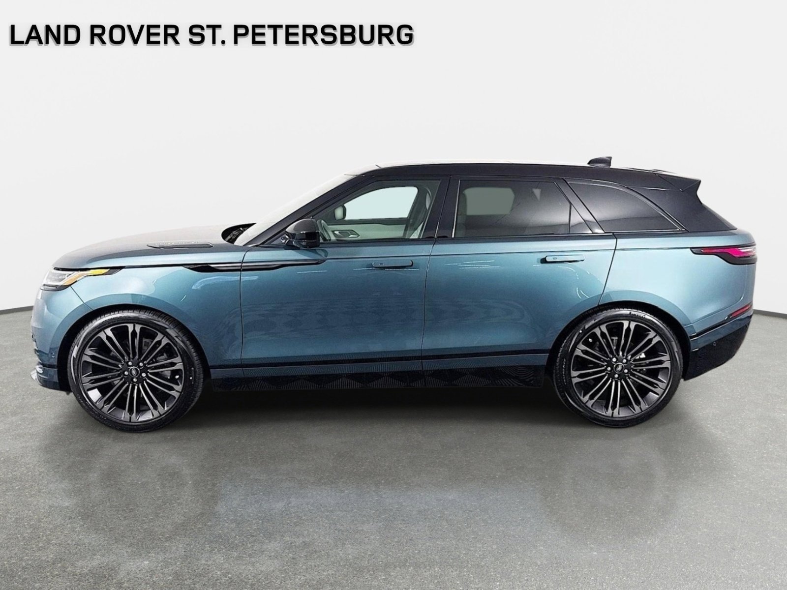 Used 2026 Land Rover Range Rover Velar Dynamic SE AWD/4WD image 8