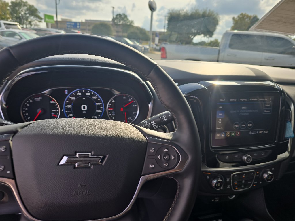 Used 2023 Chevrolet Traverse Premier w/ Redline Edition image 9