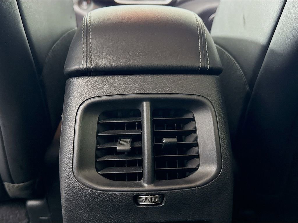 Used 2020 Jeep Cherokee Limited image 30