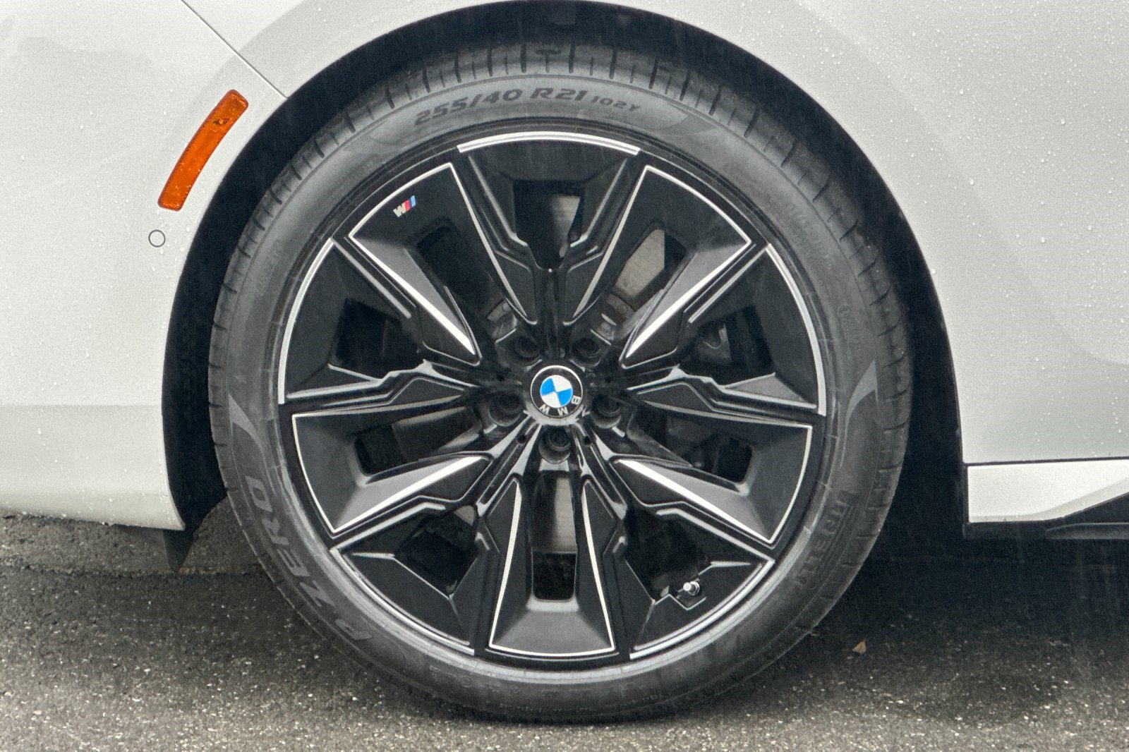 Certified 2025 BMW 740i RWD image 36