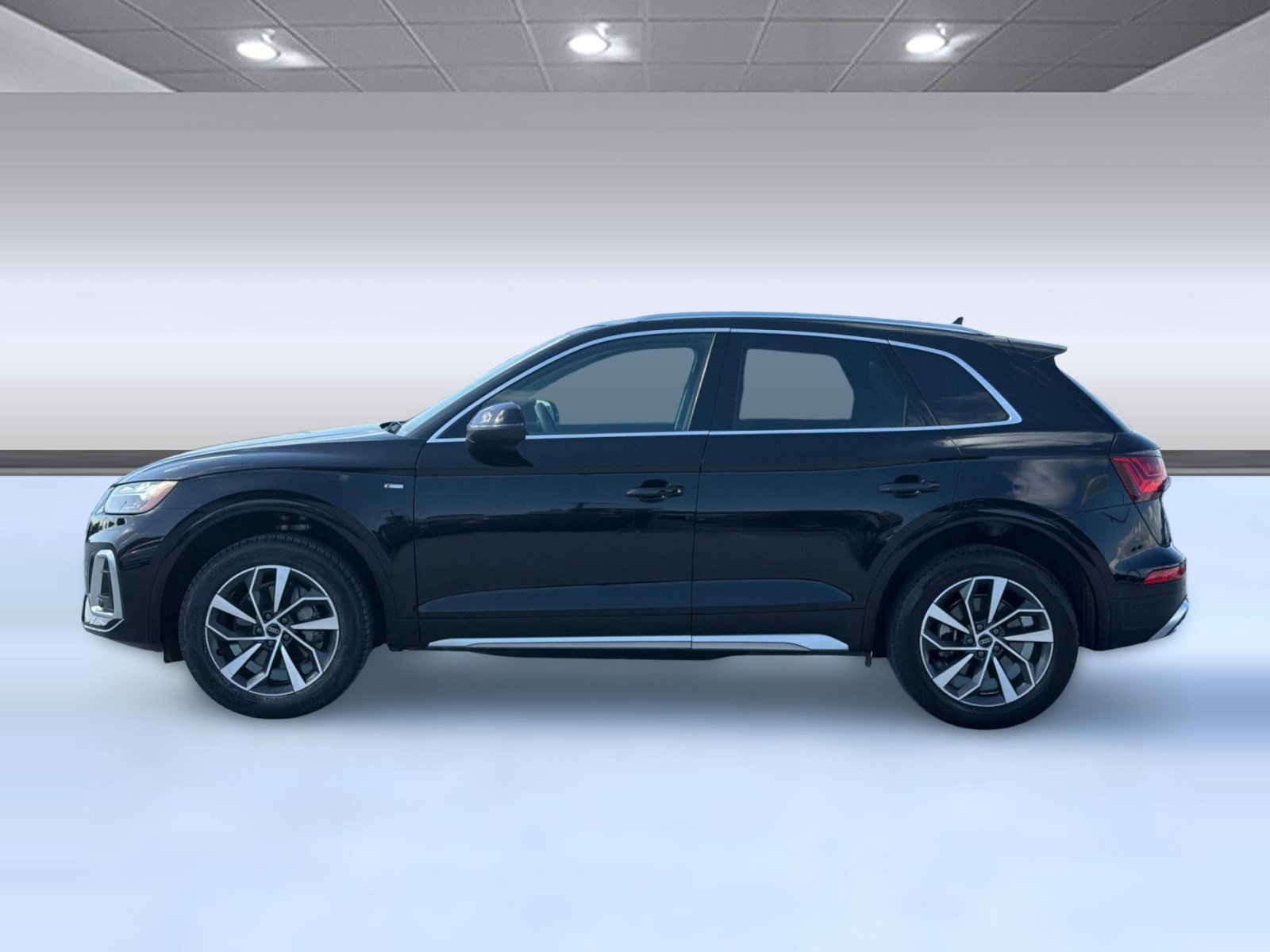 Certified 2023 Audi Q5 2.0T Premium Plus w/ Premium Plus Package AWD/4WD image 2