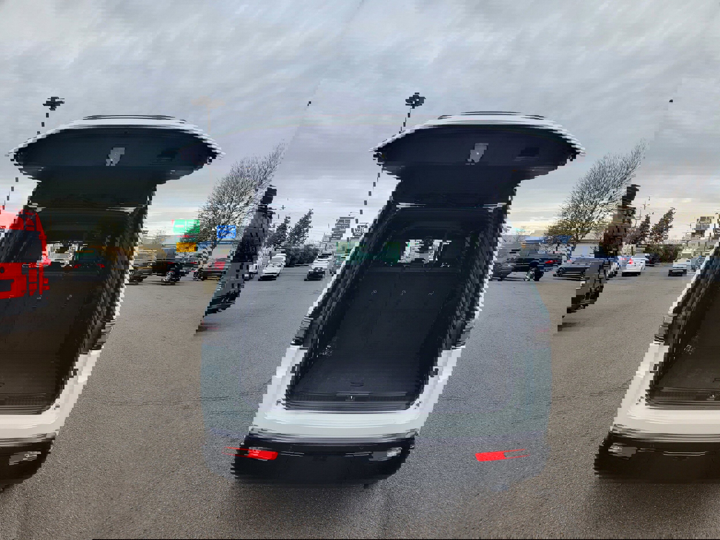 New 2026 Jeep Grand Wagoneer L Limited w/ 8-Passenger Seating Package image 15